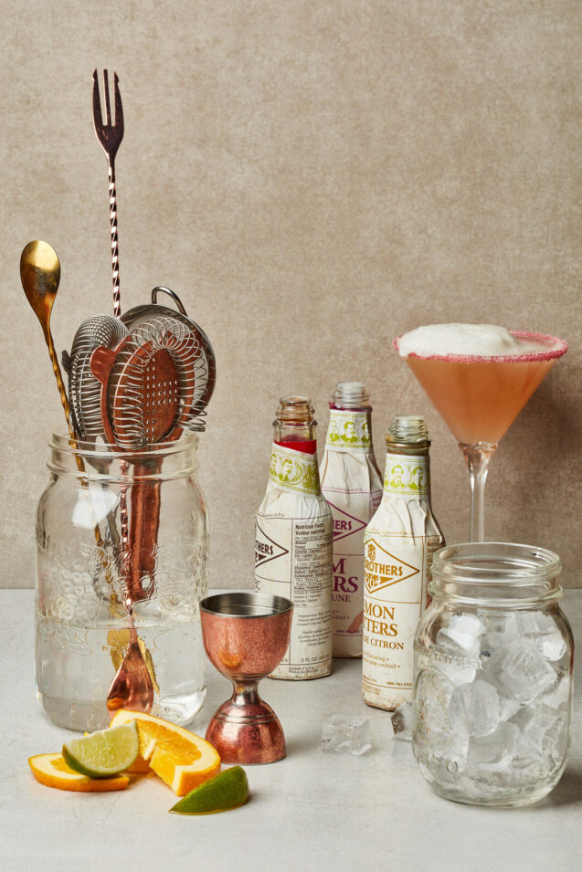 Cocktail Bar and drink accessories